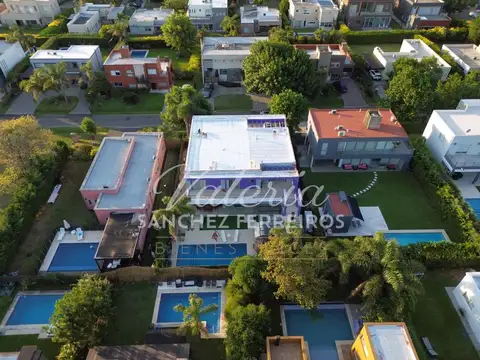 Casa 5 ambientes con 3 baños