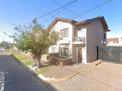 Casa en venta - 2 Dormitorios 2 Baños - Quilmes