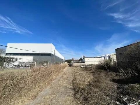 GALPÓN + TERRENO 5573 mts – ZONA INDUSTRIAL – PATRÓN IV B