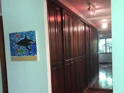 Casa 5 ambientes con 4 baños