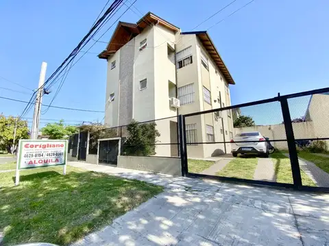 Departamento 2 ambientes con cochera.