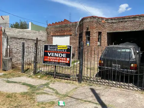 CASA DE 3 AMBIENTES A RECICLAR EN VENTA