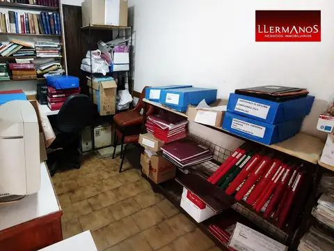 Venta Local 8,66x 18,40m2 5 Ambientes en Munro Con Patio