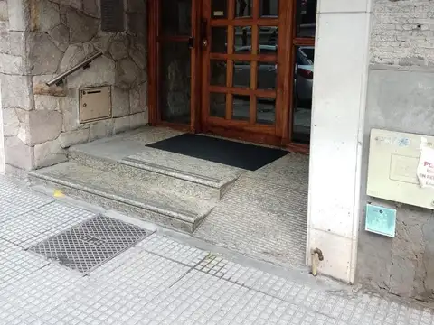 VENTA DEPTO. 2 AMB. 33 ORIENTALES  100 CABA