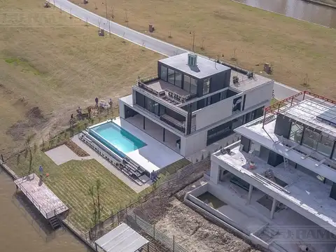 Lote al río, en EL YACHT