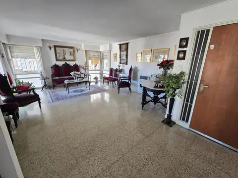 Mariano Fragueiro 190 , Piso 8