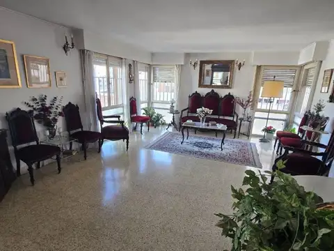 Departamento 5 ambientes con 3 baños