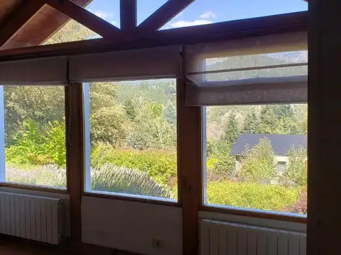 Casa 6 ambientes con 4 baños