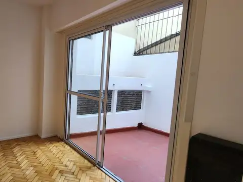 Departamento en Balvanera, 2 patios, muy luminoso, apto profesional