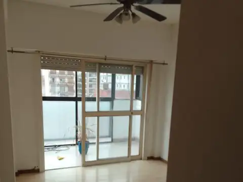 Departamento de 3 ambientes al frente con balcon