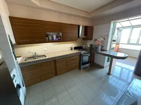 DEPARTAMENTO + OFICINA EN PLANTA BAJA+ QUINCHO