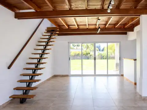 Casa 5 ambientes con 3 baños