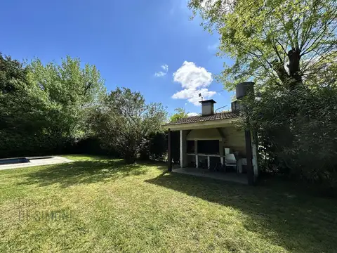 Casa 3 ambientes con 2 baños