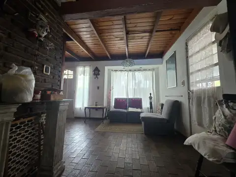 OPORTUNIDAD! Casa de tres dormitorios con pileta en LAS LAJAS