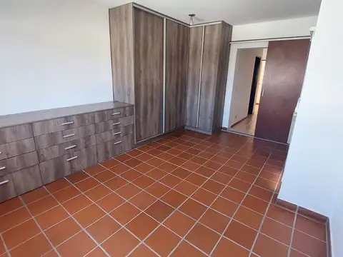 Casa en Alquiler en Zona Oeste, $ 1.200.000