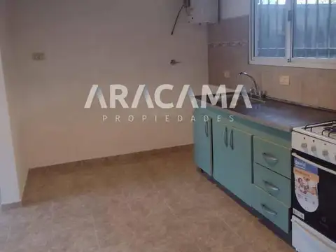 Casa 2 ambientes con 1 baño