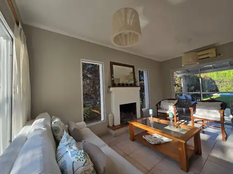 Casa en Alquiler Temporal con 2 cocheras