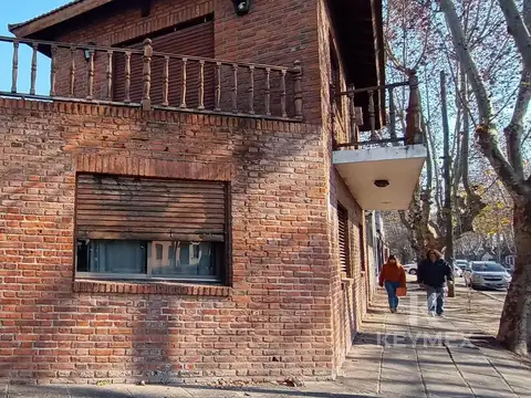 Casa 7 ambientes con 3 baños