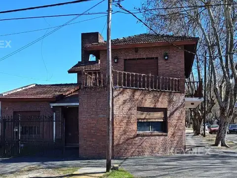 Nazarre y Camilo Costa