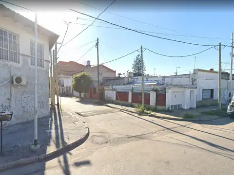 Cochera - 16mts2 totales - descubierta - Sarandi