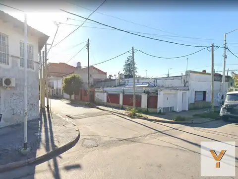 Cochera - 16mts2 totales - descubierta - Sarandi