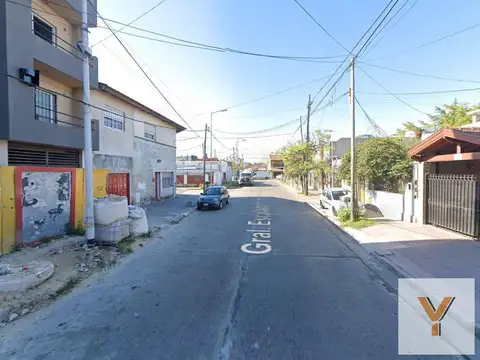 Cochera - 16mts2 totales - descubierta - Sarandi