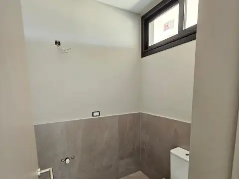 Casa en Venta en Brisas De Manantiales, USD 230.000