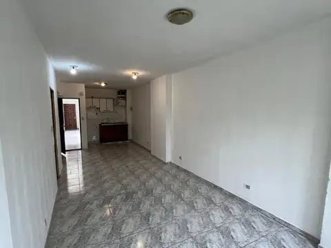 Departamento en Alquiler en Jose Leon Suarez, $ 320.000