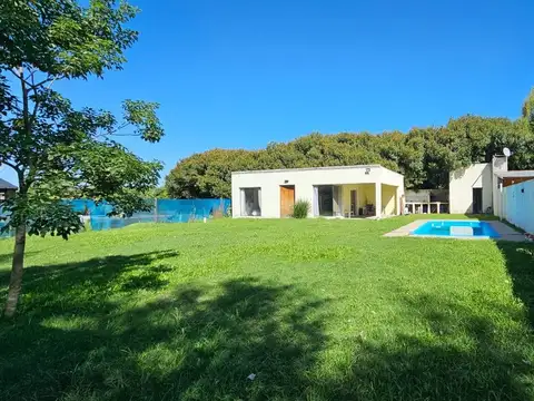 VENTA CASA 2 DORMITORIOS - PILETA. VILLA AMELIA