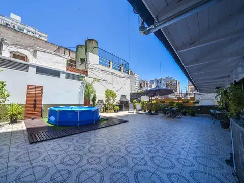 VENTA/PERMUTA - Departamento  de 4 Dormitorios, Gran Patio Exclusivo y 2 Cocheras - Centro, Rosario