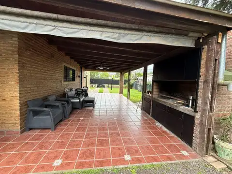 Casa en Venta con 4 cocheras