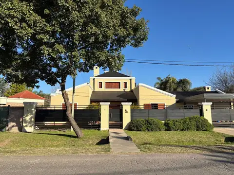 VENTA / CASA / 3 DORMITORIOS / ALAMOS AERO CLUB