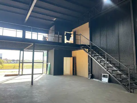 Local en Venta en Poeta Lugones, USD 780.000