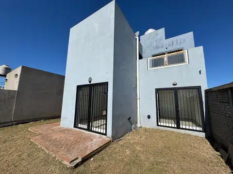 Casa en venta 3 dormitorios en alquiler City Bell