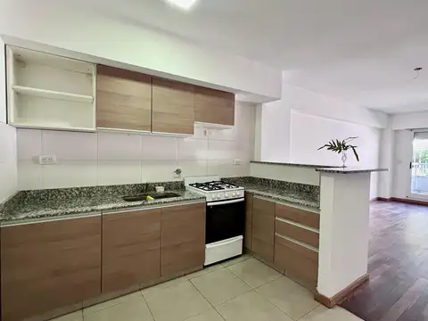 Departamento en alquiler 1 dormitorio con cochera y patio Centro Rosario Santa Fe