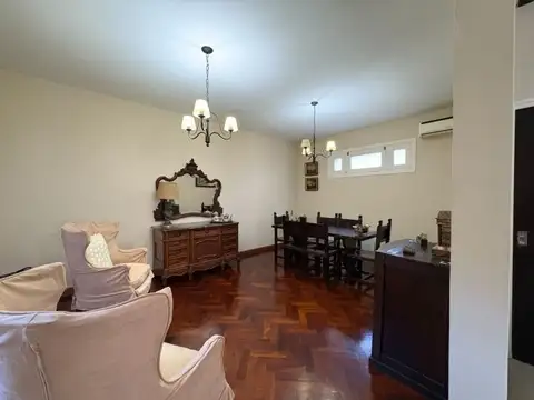 Casa 5 ambientes con 1 baño