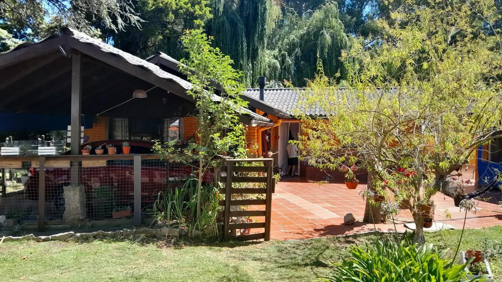 VENTA Casa Quinta con Departamento propio en Barrio La Armonía