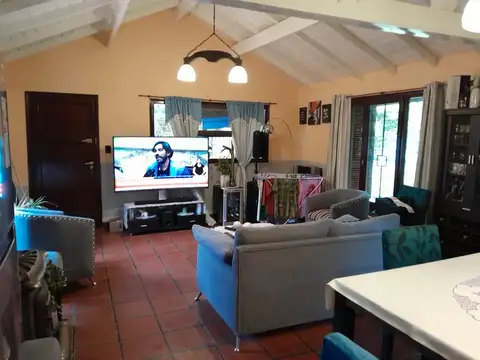 VENTA Casa Quinta con Departamento propio en Barrio La Armonía