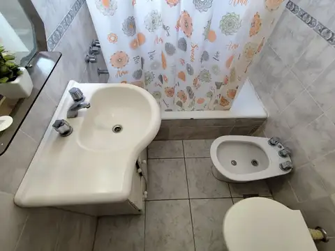 Departamento 4 ambientes con 2 baños