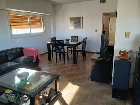 Departamento 7 ambientes con 2 baños