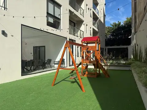Pergamino 100, Piso 1