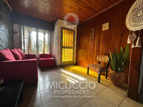 Casa 5 ambientes con 2 baños