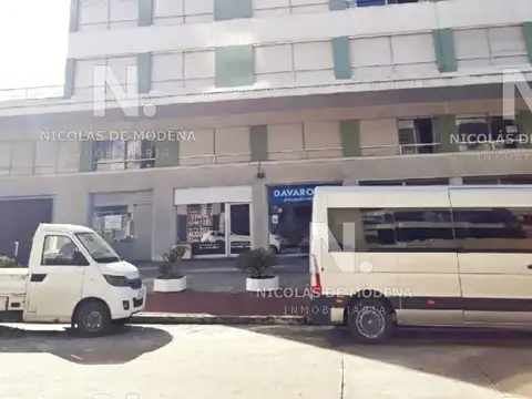 Local en zona de la Península.