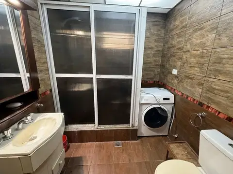 Casa 5 ambientes con 1 baño