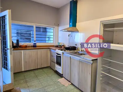 Depto Tipo Casa en Alquiler con 1 cocheras