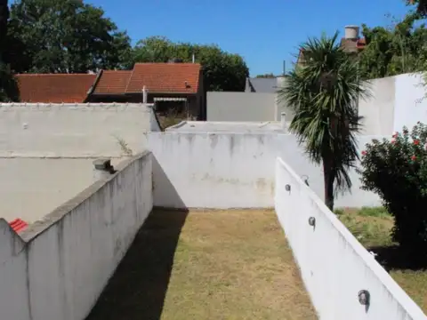 Casa 5 ambientes con 4 baños