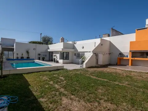 VENTA CASA 3 DORMITORIOS SAN VICENTE CÓRDOBA