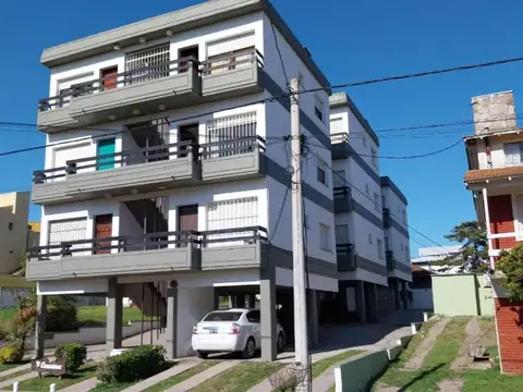 Paseo 144 e/ Avenida 1 y Avenida 2