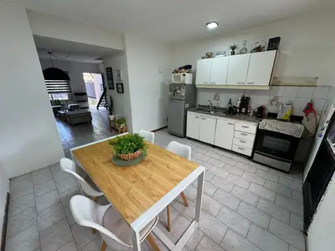 Depto Tipo Casa 4 ambientes con 2 baños