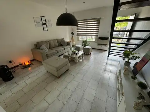 Depto Tipo Casa en Venta de 4 ambientes